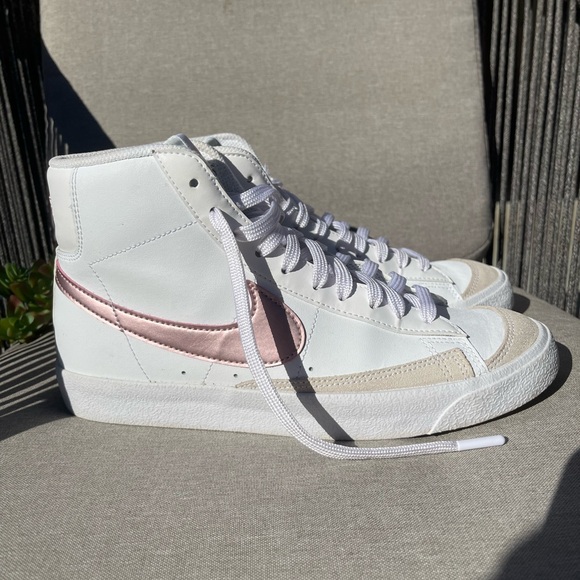 Nike Blazer Mid 77 big kids - gently used size 7Y - Picture 1 of 7